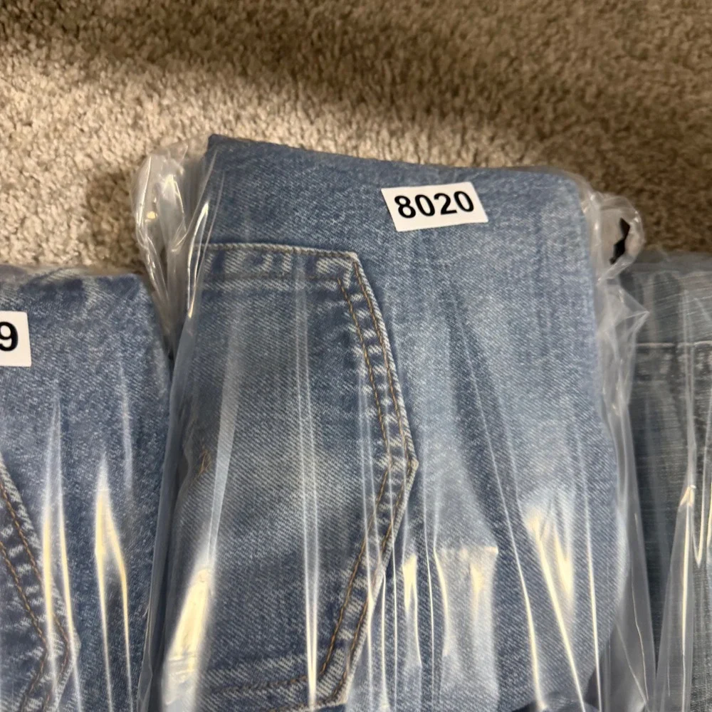 Levis 501 Mens Straight Leg Medium Wash Blue Denim Button Fly Jeans 35x30.5